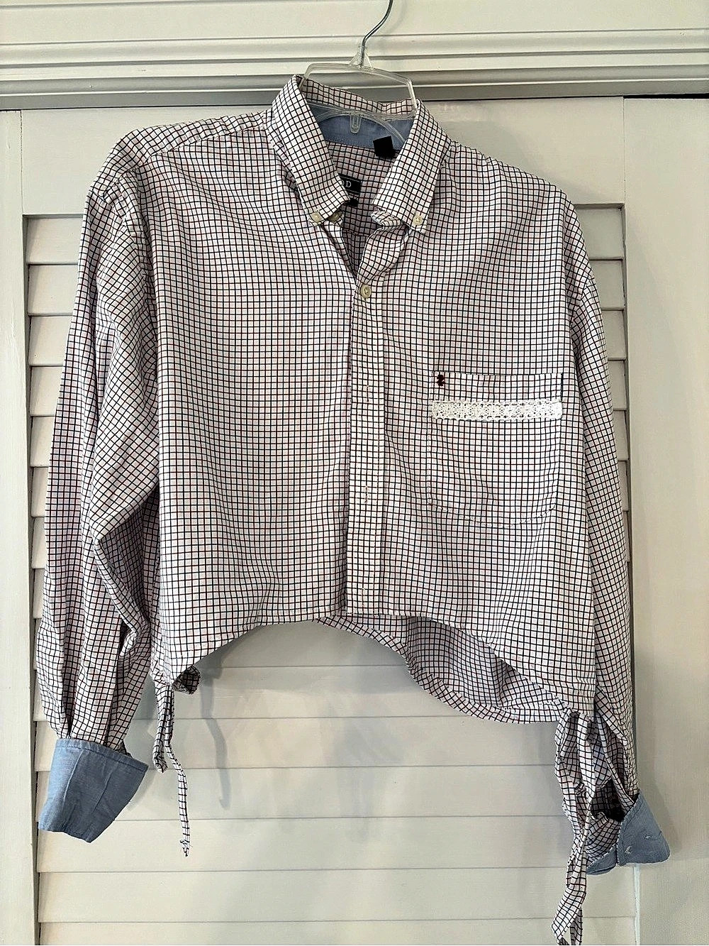 IZOD Men's Checkered Button Down Size Medium
